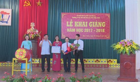 Hơn 30.000 Học sinh toàn Huyện tưng bừng Ngày hội khai trường